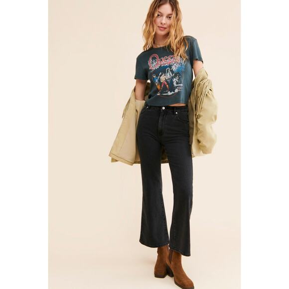 Rolla's Women's Size 26 Black Wash Raw Hem High Rise Eastcoast Crop Flare Jeans - Picture 1 of 10